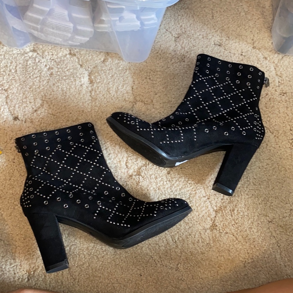 Womens black heeled booties metallic design size 9 lightly worn